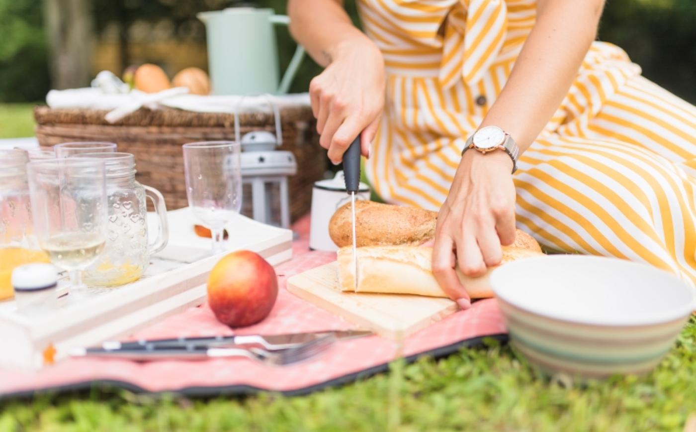 petit-déjeuner à la ferme à Cisai-saint-Aubin - Freepik