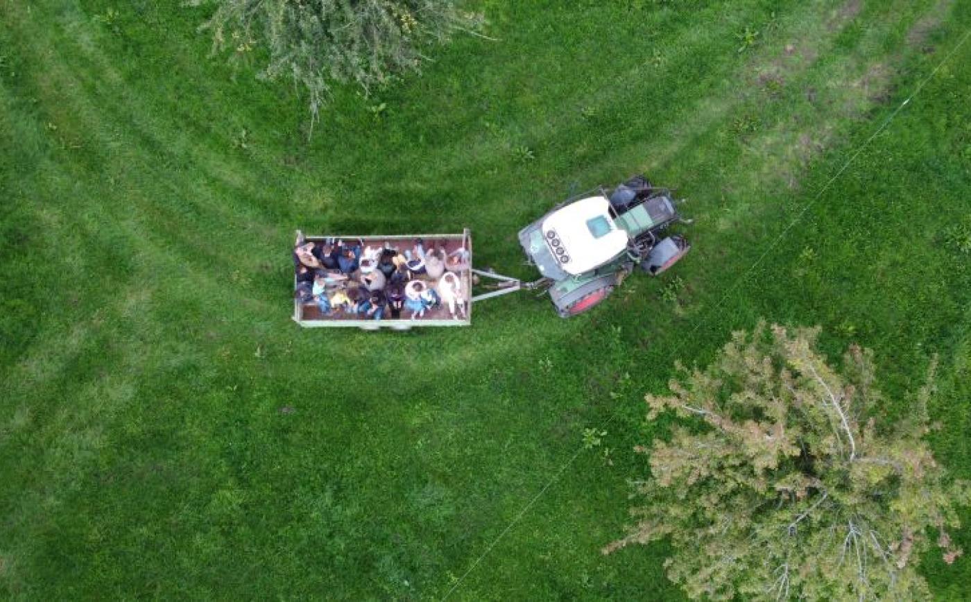 Visite en tracteur à Crouttes - Domaine de la Galotière